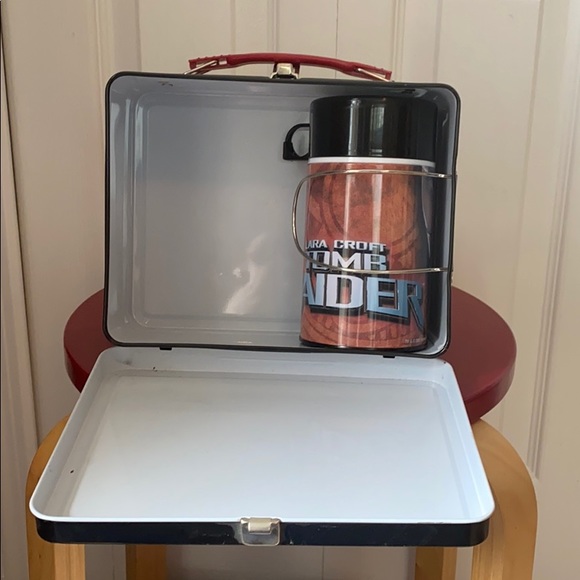 Limited Edition metal Tomb Raider movie lunchbox - Picture 11 of 11